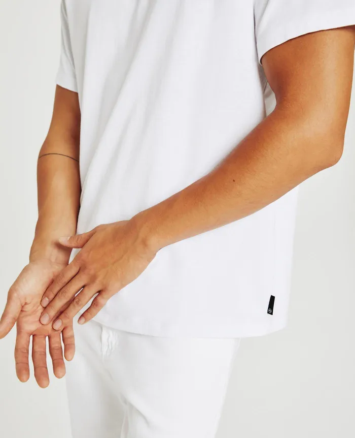 AG Jeans Tees Men Bryce Short Sleeve Henley TRUE WHITE AG Jeans Tees Men Bryce Short Sleeve Henley TRUE WHITE