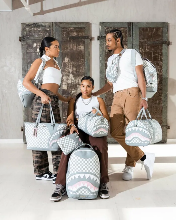 AIR TO THE THRONE JETSET CROSSOVER CLUTCH Bags SPRAYGROUND