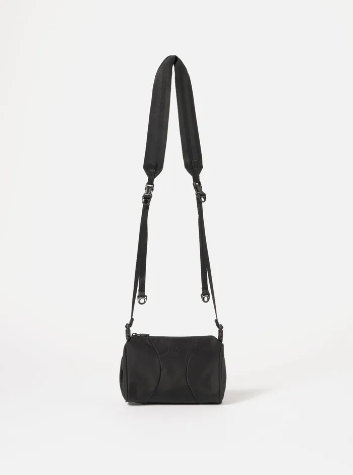 Bags Men Universal Works FCe Urban Sacoche In Black 420d Recycled Cordura