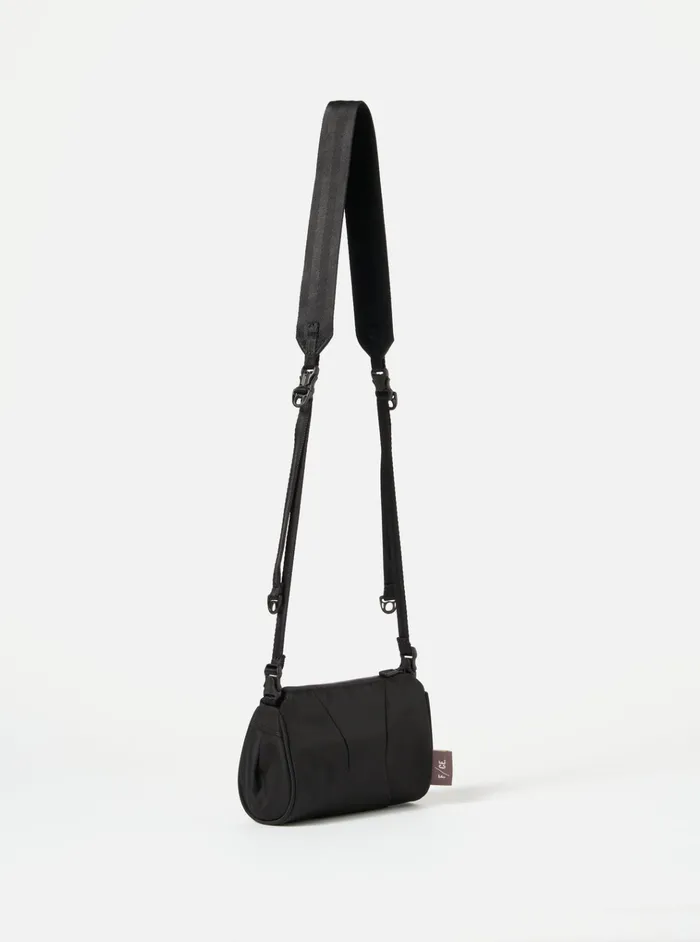 Bags Men Universal Works FCe Urban Sacoche In Black 420d Recycled Cordura