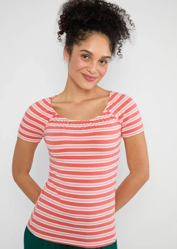 Blutsgeschwister TShirt Vintage Heart Red Women Tops