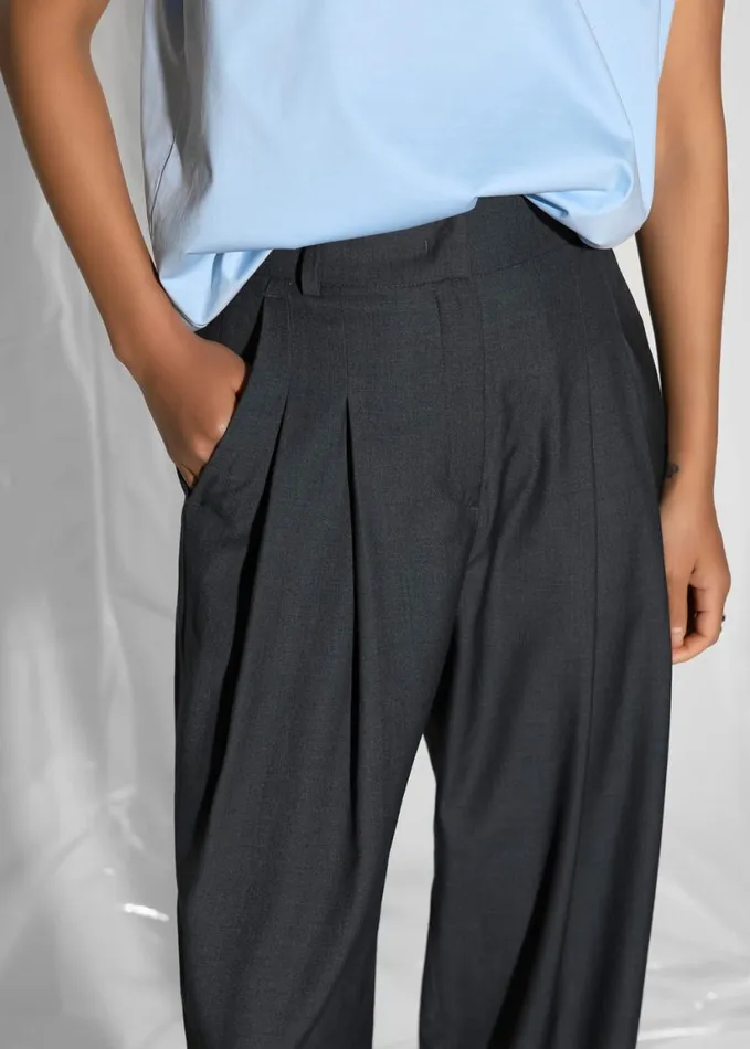 Clothing Women The Frankie Shop Gelso Pleated Trousers 8211 Dark Grey Melange