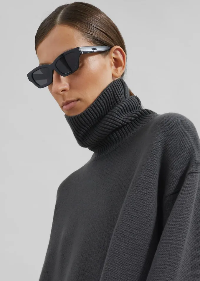 Clothing Women The Frankie Shop Rhea Trapeze Turtleneck 8211 Light Khaki