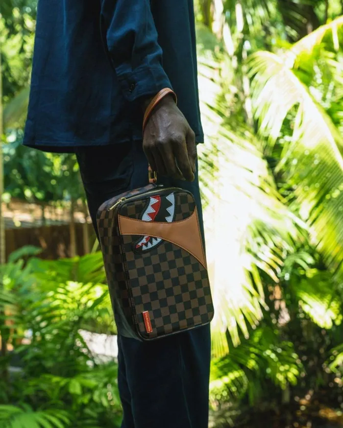 HENNY AIR TO THE THRONE TOILETRY Bags SPRAYGROUND