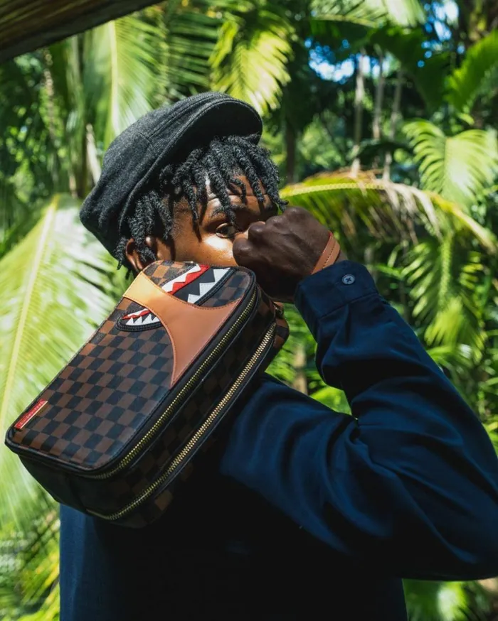 HENNY AIR TO THE THRONE TOILETRY Bags SPRAYGROUND
