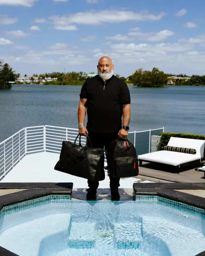 JAMES FIRST CLASS GLOBAL TAKEOFF PYRAMID DUFFLE Bags SPRAYGROUND