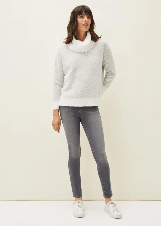 Jess Chevron Jacquard Chunky Jumper Pale Grey Women Phase Eight Knitwear