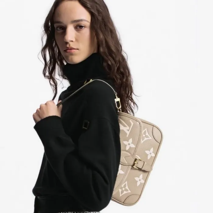 Louis Vuitton Diane Bag Louis Vuitton M46583 Diane Tourterelle BeigeCream 8211 Louis Vuitton Handbag Store 8211 Women