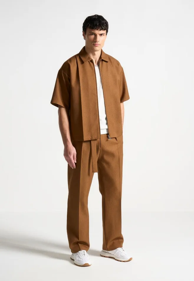Men Manire De Voir Boxy Shirt With Crease Fawn