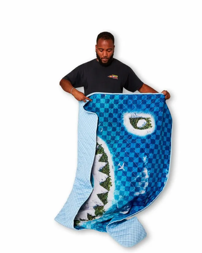 SHARK ISLAND PACKABLE BEACH MAT BLANKET WATER RESISTANT CONVERTIBLE TOTE Bags SPRAYGROUND