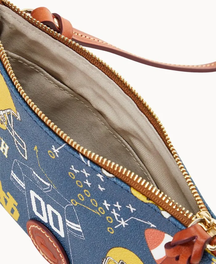 Woman Collegiate University Of Notre Dame Top Zip Crossbody University Of Notre Dame Dooney and Bourke Crossbodies Woman Collegiate University Of Notre Dame Top Zip Crossbody University Of Notre Dame Dooney and Bourke Crossbodies