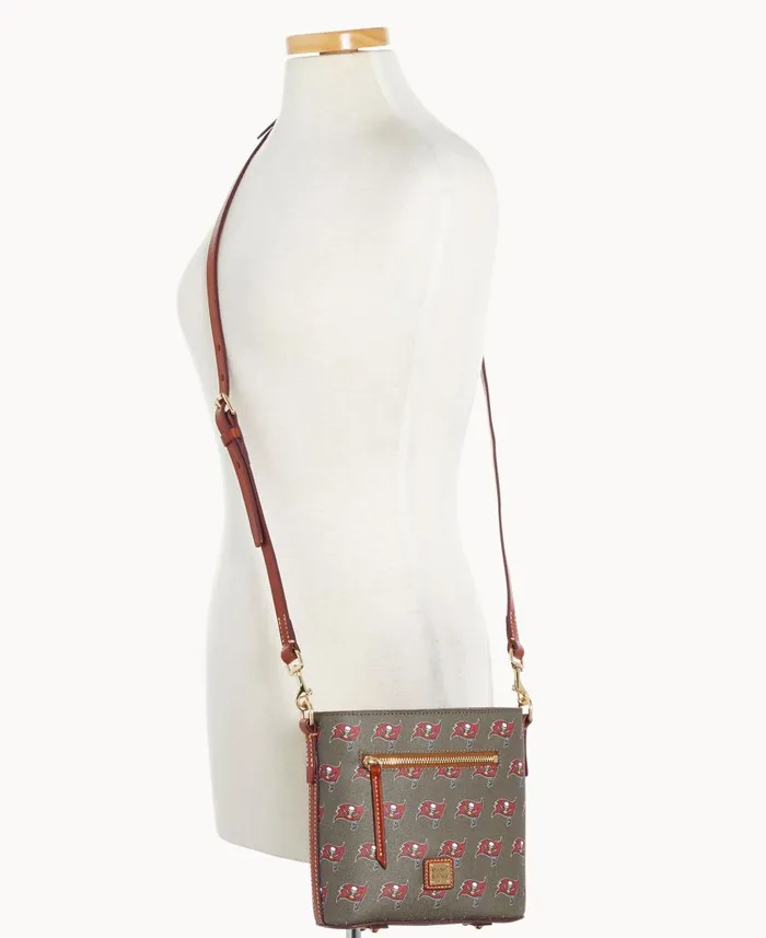 Woman NFL Buccaneers Small Zip Crossbody Buccaneers Dooney and Bourke Crossbodies Woman NFL Buccaneers Small Zip Crossbody Buccaneers Dooney and Bourke Crossbodies