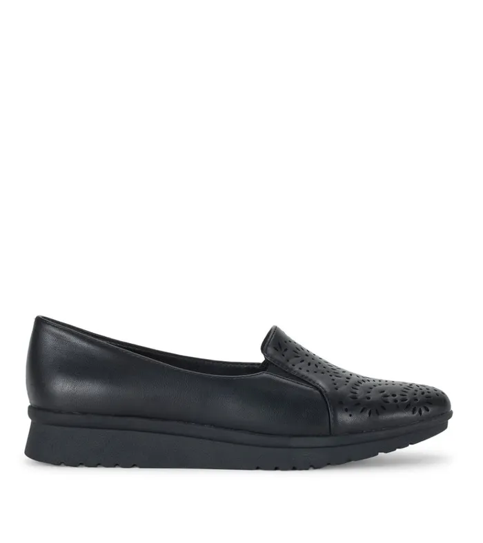 Women Amry Slip On Loafer Black Baretraps Flats and Loafers