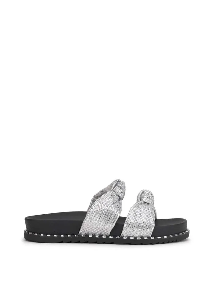 Women Caralyna Flat Sandal In Silver Jessica Simpson Flats