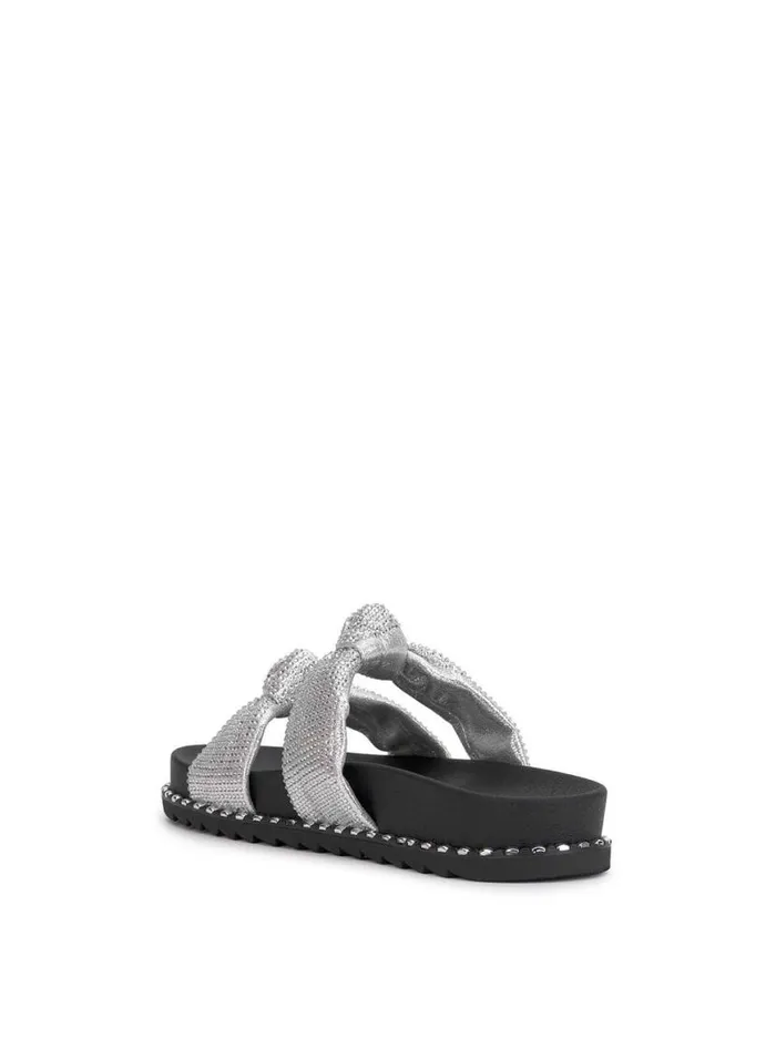Women Caralyna Flat Sandal In Silver Jessica Simpson Flats