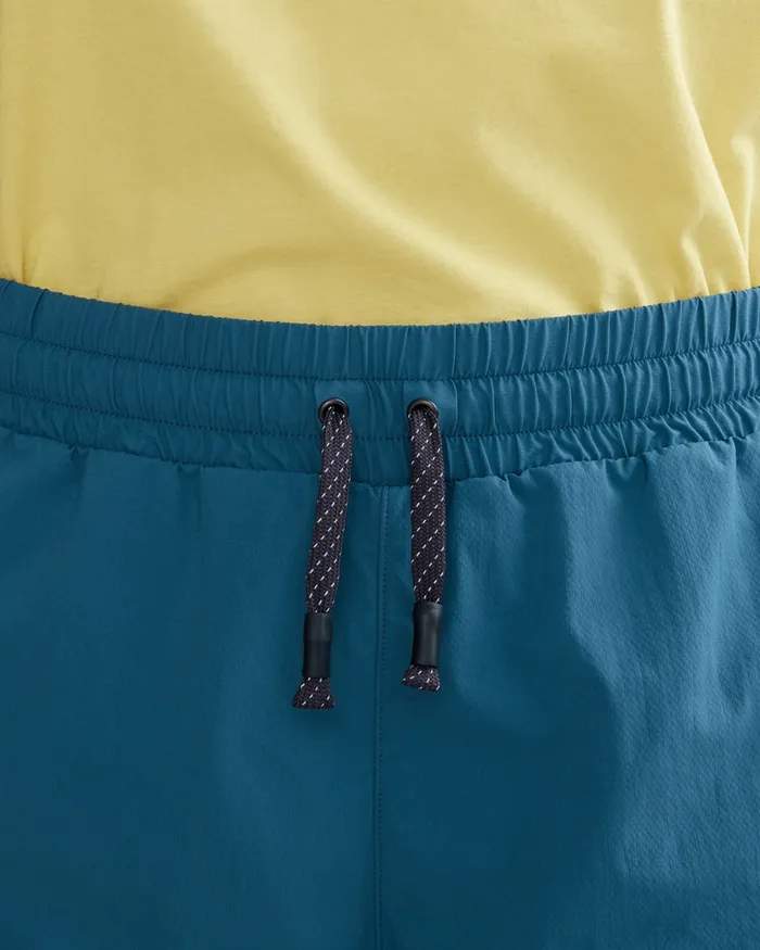 Women Laufey WoLightweight Shorts Madder Red Klttermusen Shorts
