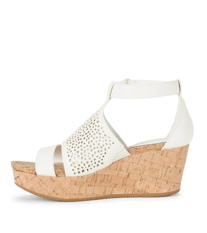 Women Raisie Wedge Sandal Cream Baretraps Wedge Sandals
