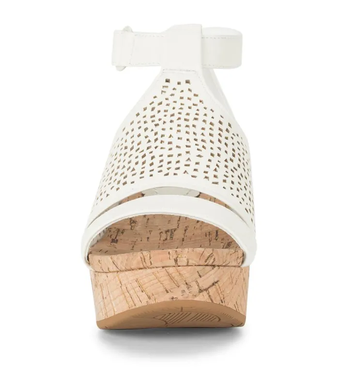 Women Raisie Wedge Sandal Cream Baretraps Wedge Sandals