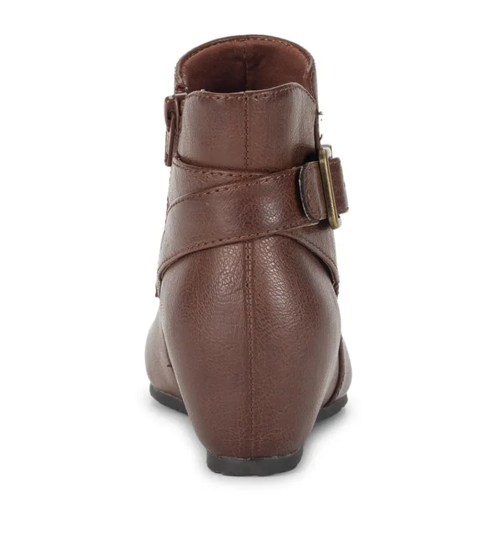 Women Serena Wedge Bootie Oak Baretraps Booties