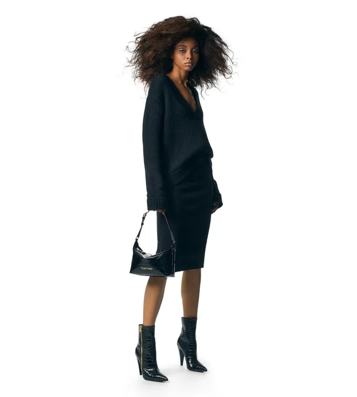 Women Shoulder Bags Tom Ford Crinkled Patent Leather Label Medium Pouch Black Women Shoulder Bags Tom Ford Crinkled Patent Leather Label Medium Pouch Black