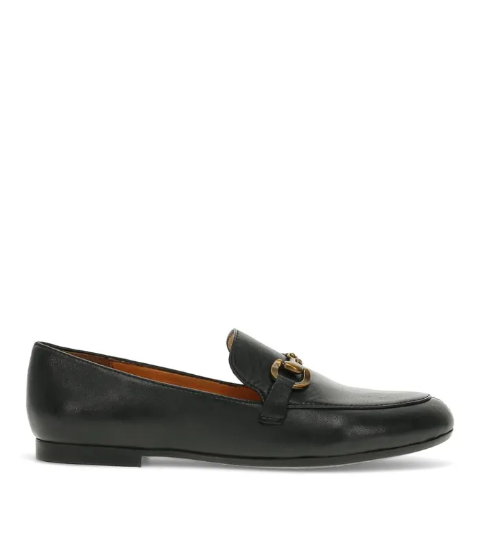 Women Wyatt Loafer Black Leather Baretraps Flats and Loafers
